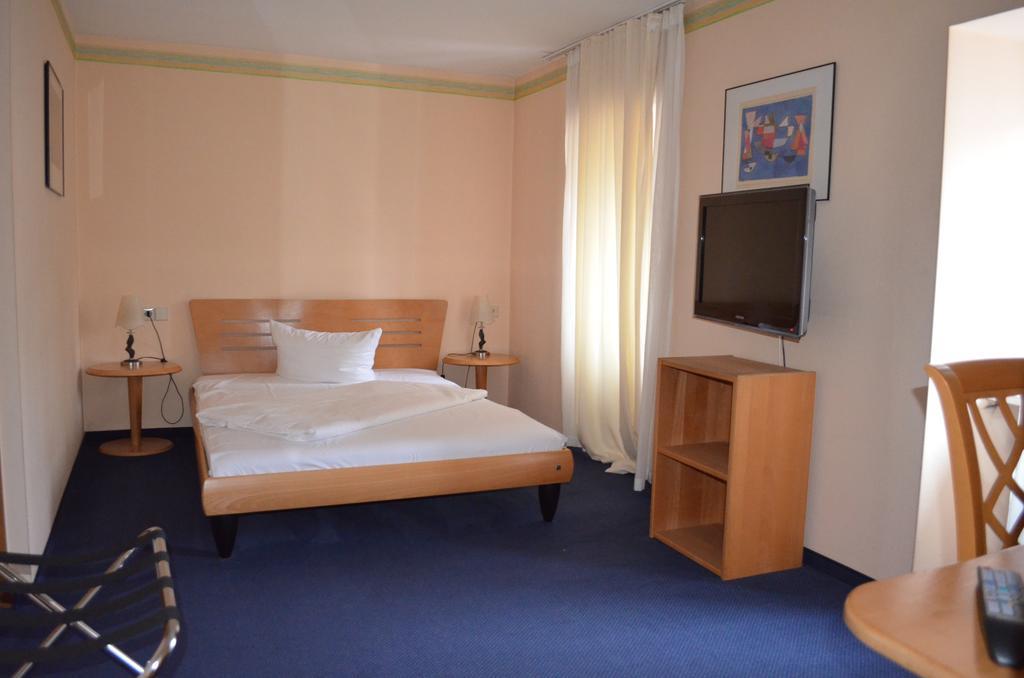 Alte Post - Hotel Am Rhein-Ufer Лауфенбург Экстерьер фото